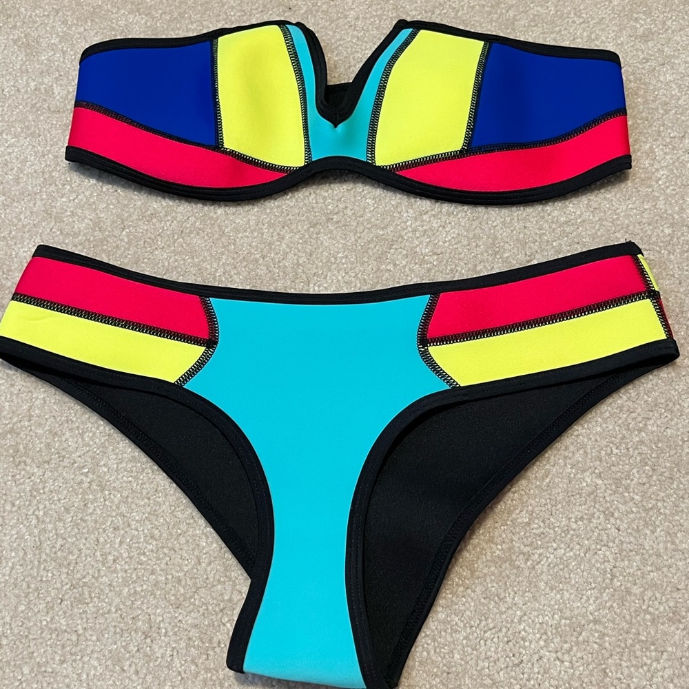 Colorful Women's Swimwear Set